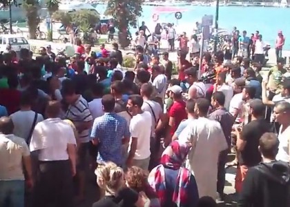 REFUGEES DEMONSTRATIONS IN GREECE!!! (VIDEO)