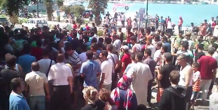 REFUGEES DEMONSTRATIONS IN GREECE!!! (VIDEO)