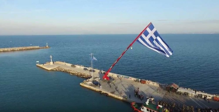 RAISING OF A GIANT GREEK FLAG IN THE BORDER CHIOS!!!