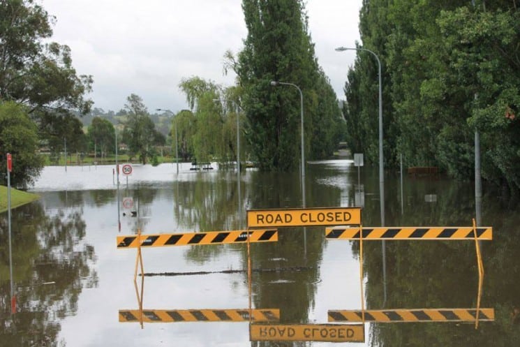FLOOD IN SYDNEY! – THE STATE EMERGENCY SERVICE ASKED TO EVACUATE THE HOUSES!!!