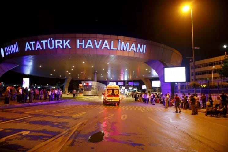 SUICIDE BOMBERS ATTACK IN ISTANBOUL ATATURK AIRPORT!!! – 28 DEAD AND OVER 60 WOUNDED!!! (VIDEO)