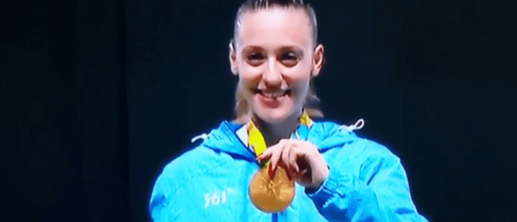 ANNA KORAKAKIS WINS FIRST GOLD METAL FOR GREECE  AT RIO OLYMPICS!!! SHE MADE US PROUD!!! (VIDEO)