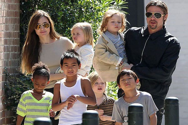 DIVORCE JOLIE-PITT: THEY BROKE UP BECAUSE HE WAS ABUSING ONE OF HIS KIDS?