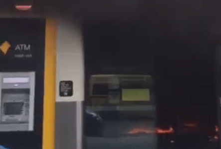 BREAKING NEWS – MAN SETS FIRE TO COMMONWEALTH BANK IN MELBOURNE! – MORE THAN 20 INJURED